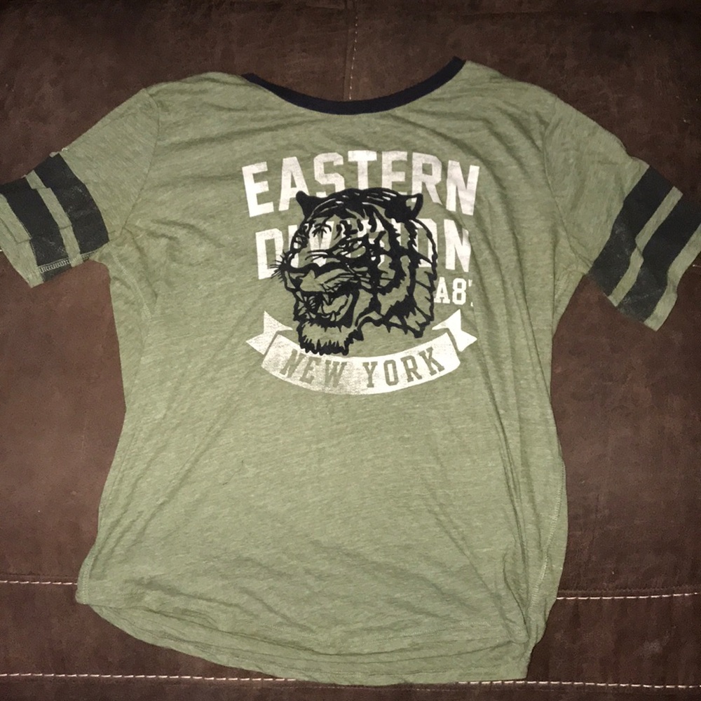 🐊Eastern division Aeropostale top 🐊